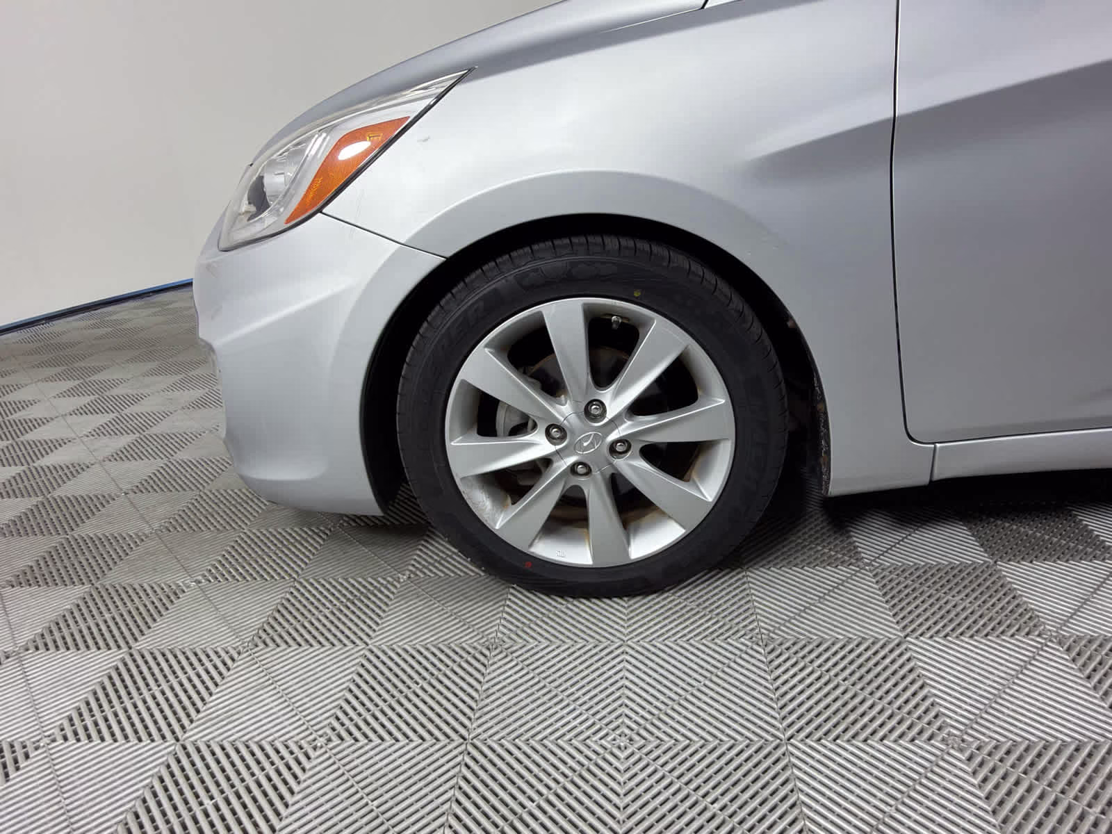 2014 Ironman Silver Metallic Hyundai Accent GLS FWD Sedan