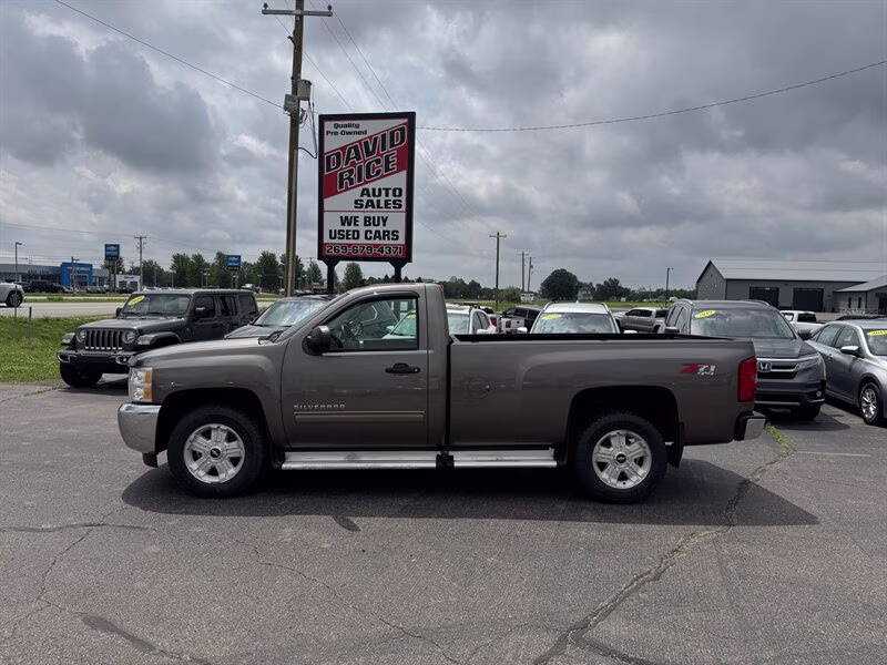 2013 Graystone Metallic Chevrolet Silverado 1500 LT 4X4 Truck