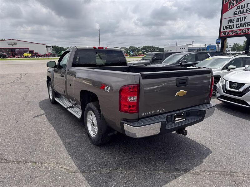 2013 Graystone Metallic Chevrolet Silverado 1500 LT 4X4 Truck