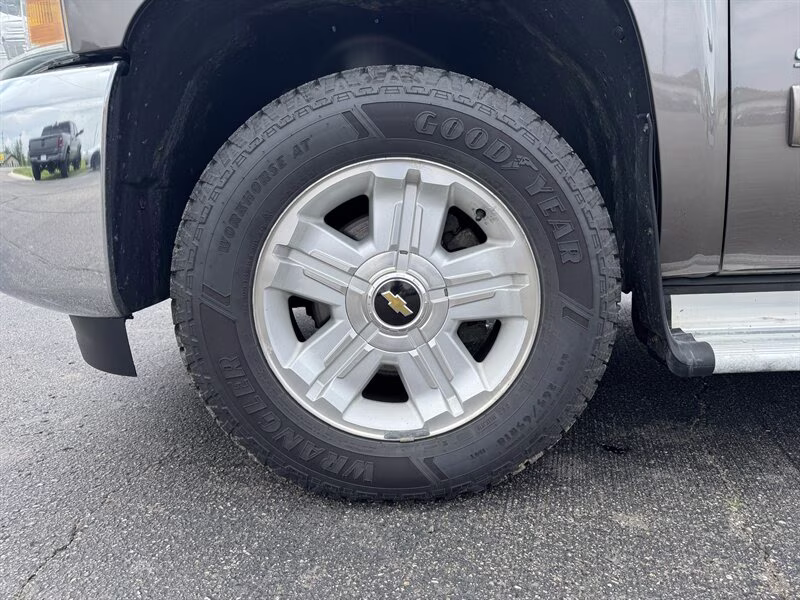 2013 Graystone Metallic Chevrolet Silverado 1500 LT 4X4 Truck