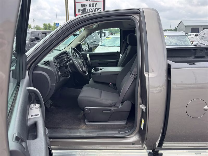 2013 Graystone Metallic Chevrolet Silverado 1500 LT 4X4 Truck