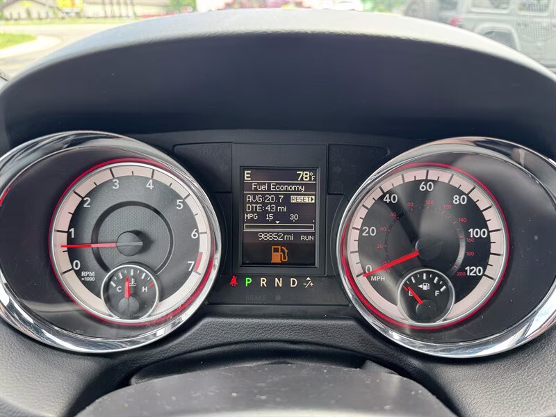 2019 White Knuckle Clear Coat Dodge Grand Caravan SXT FWD