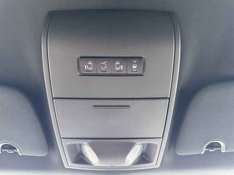 2019 White Knuckle Clear Coat Dodge Grand Caravan SXT FWD