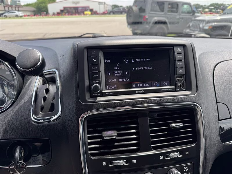 2019 White Knuckle Clear Coat Dodge Grand Caravan SXT FWD