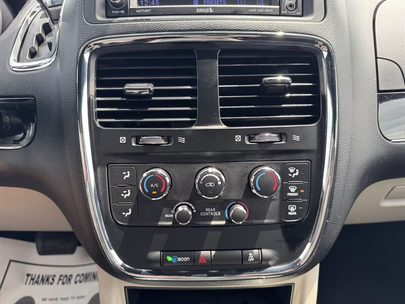 2019 White Knuckle Clear Coat Dodge Grand Caravan SXT FWD