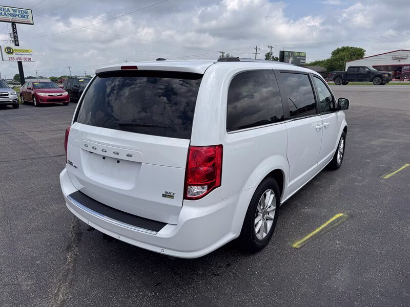 2019 White Knuckle Clear Coat Dodge Grand Caravan SXT FWD