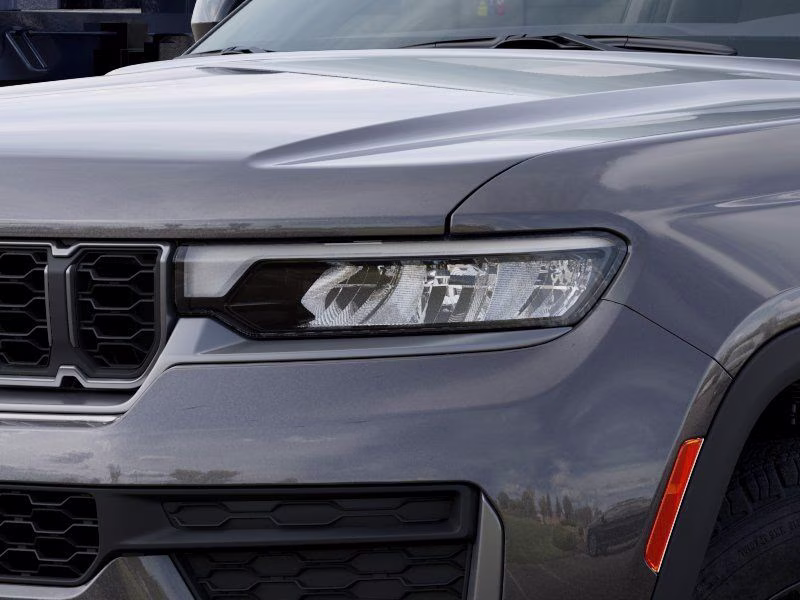 2026 Baltic Gray Metallic Clearcoat Jeep Grand Cherokee Laredo Altitude 4X4 SUV