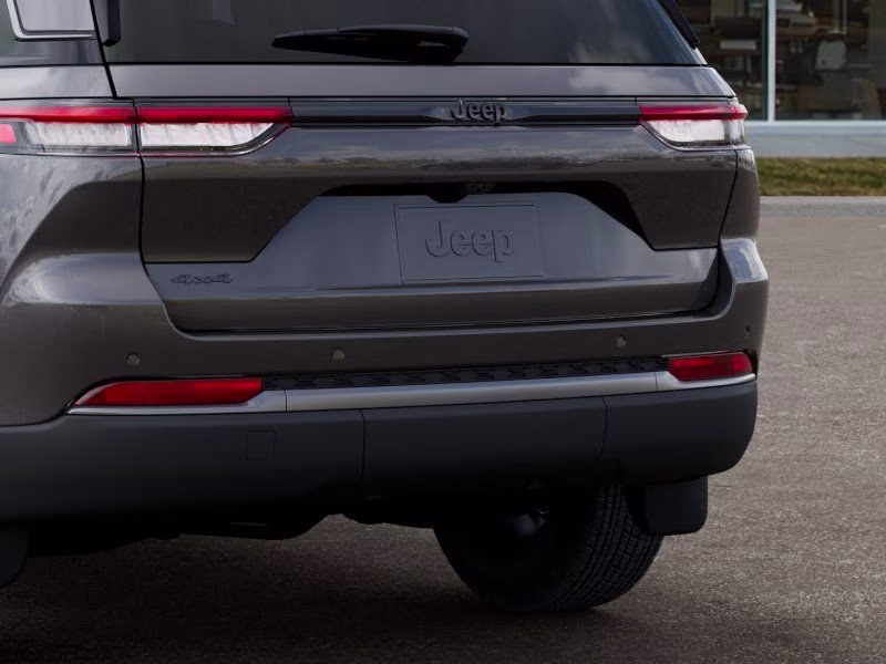 2026 Baltic Gray Metallic Clearcoat Jeep Grand Cherokee Laredo Altitude 4X4 SUV