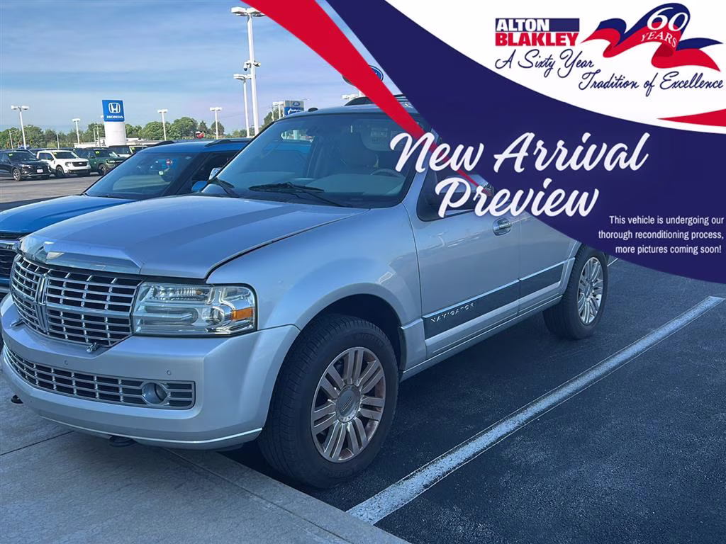 2011 Ingot Silver Metallic Lincoln Navigator CPO  ULTIMATE RWD 4 Door