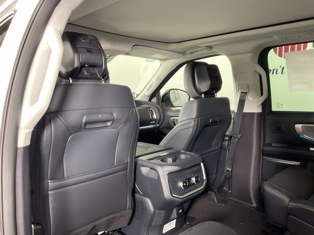 2026 White Metallic Ford Expedition Platinum 4X4 SUV