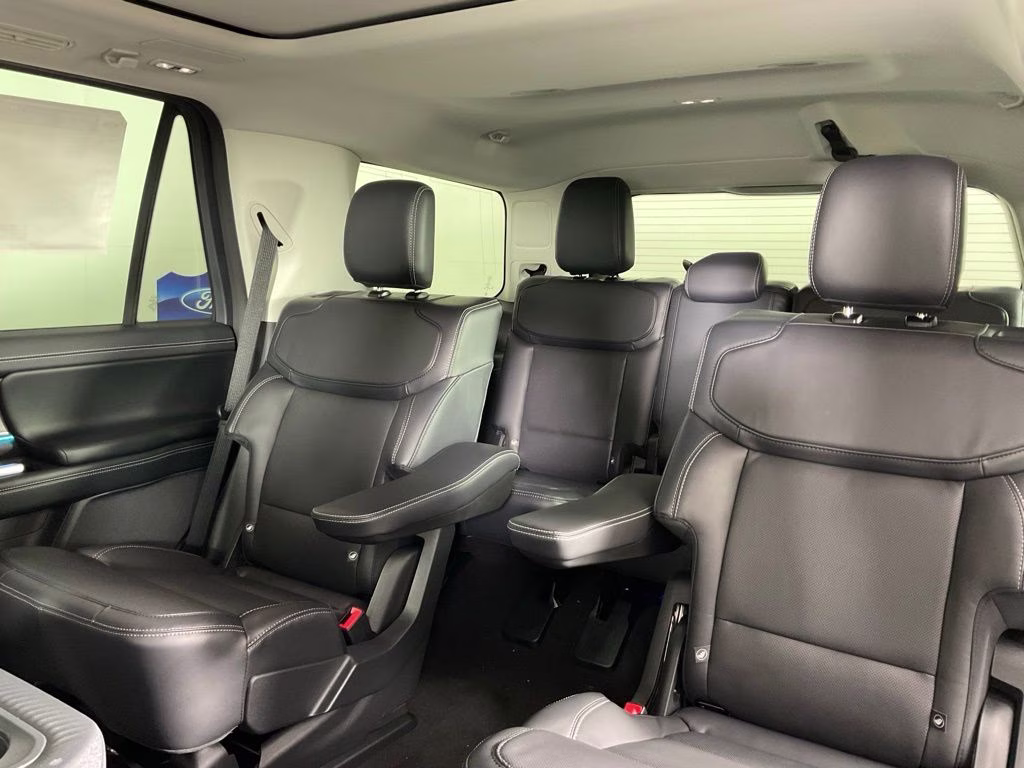 2026 White Metallic Ford Expedition Platinum 4X4 SUV