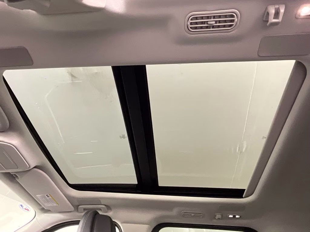 2026 White Metallic Ford Expedition Platinum 4X4 SUV