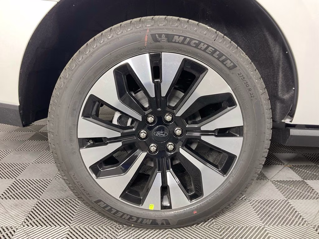 2026 White Metallic Ford Expedition Platinum 4X4 SUV