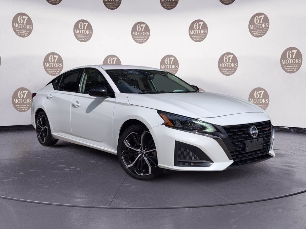 2024 Glacier White Nissan Altima 2.5 SR FWD Sedan