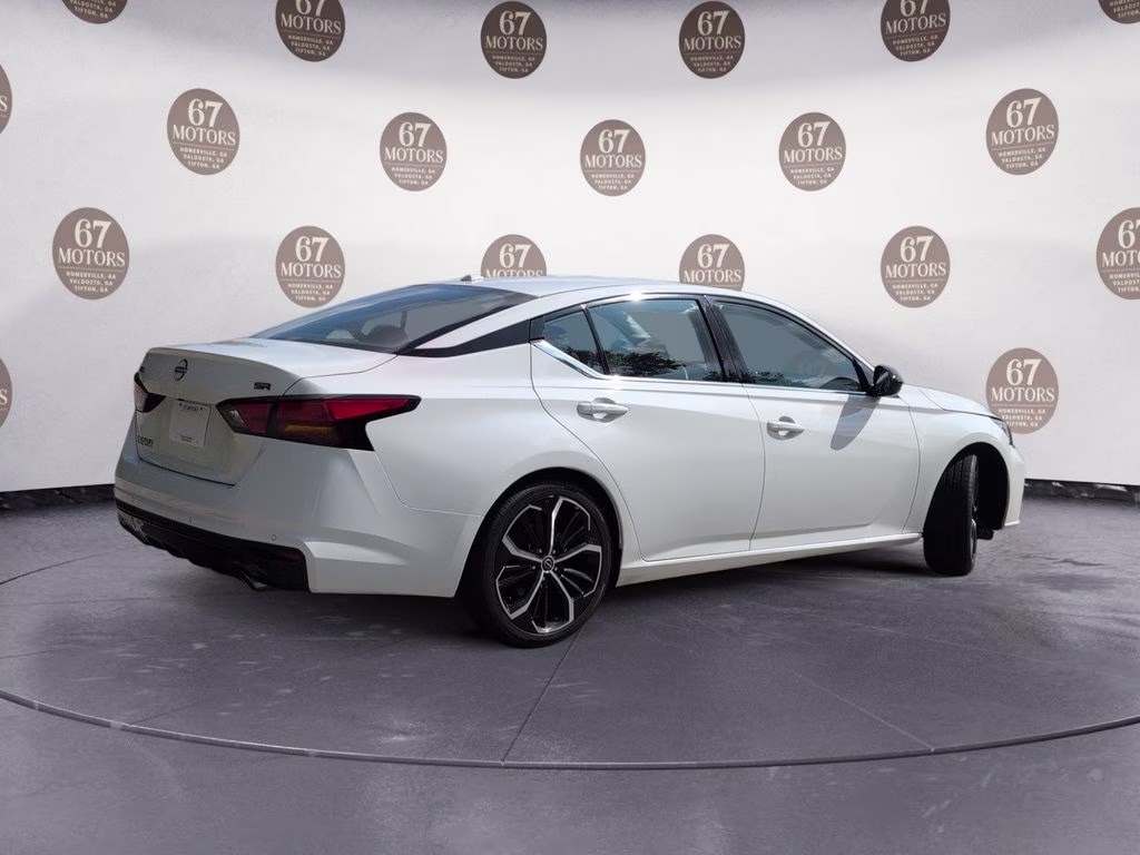 2024 Glacier White Nissan Altima 2.5 SR FWD Sedan