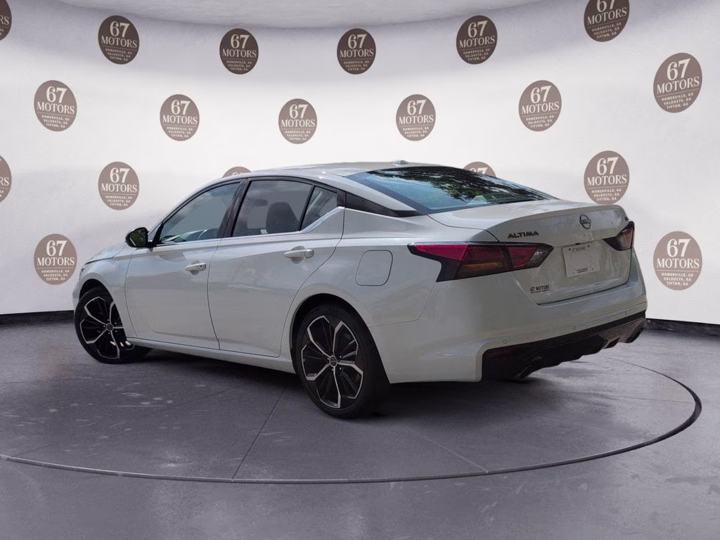 2024 Glacier White Nissan Altima 2.5 SR FWD Sedan