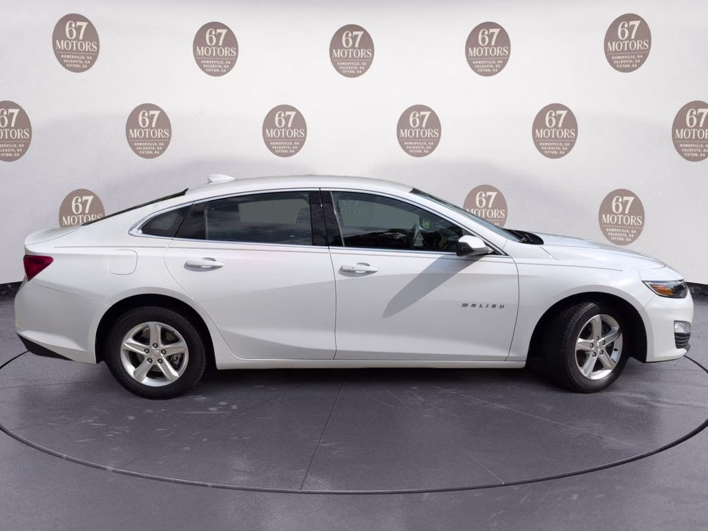 2023 Summit White Chevrolet Malibu LT FWD Sedan