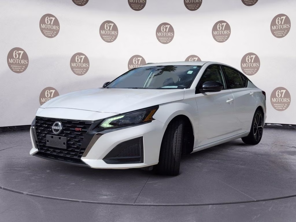 2024 Glacier White Nissan Altima 2.5 SR FWD Sedan