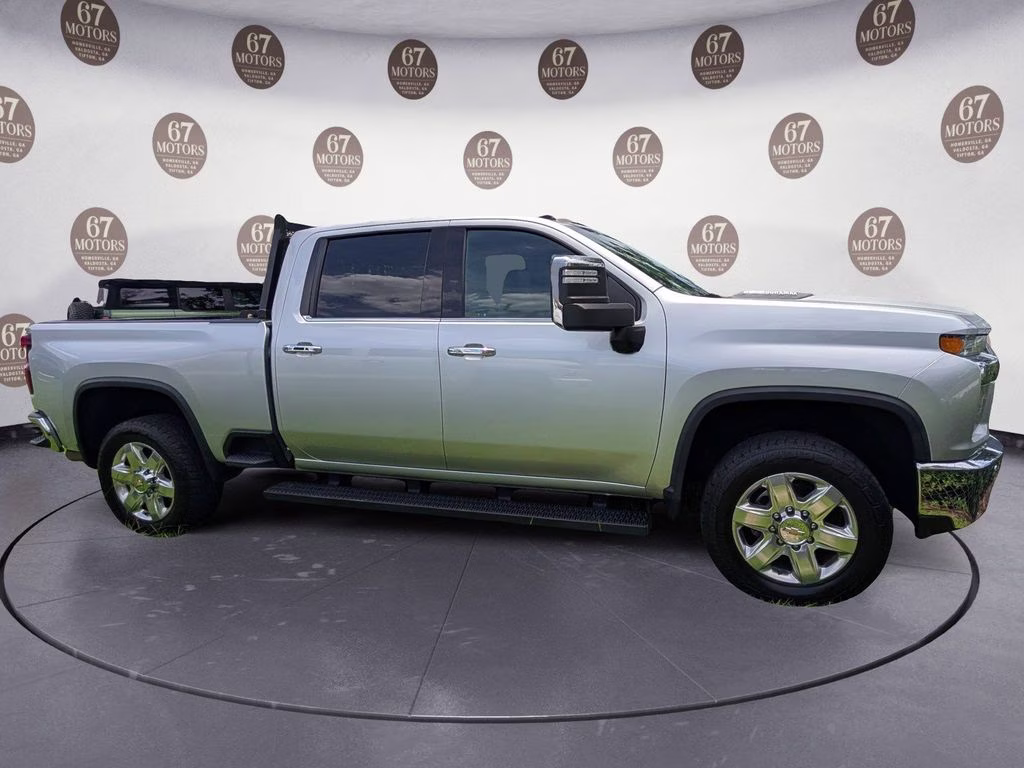 2022 Silver Ice Metallic Chevrolet Silverado 2500HD LTZ 4X4 Truck