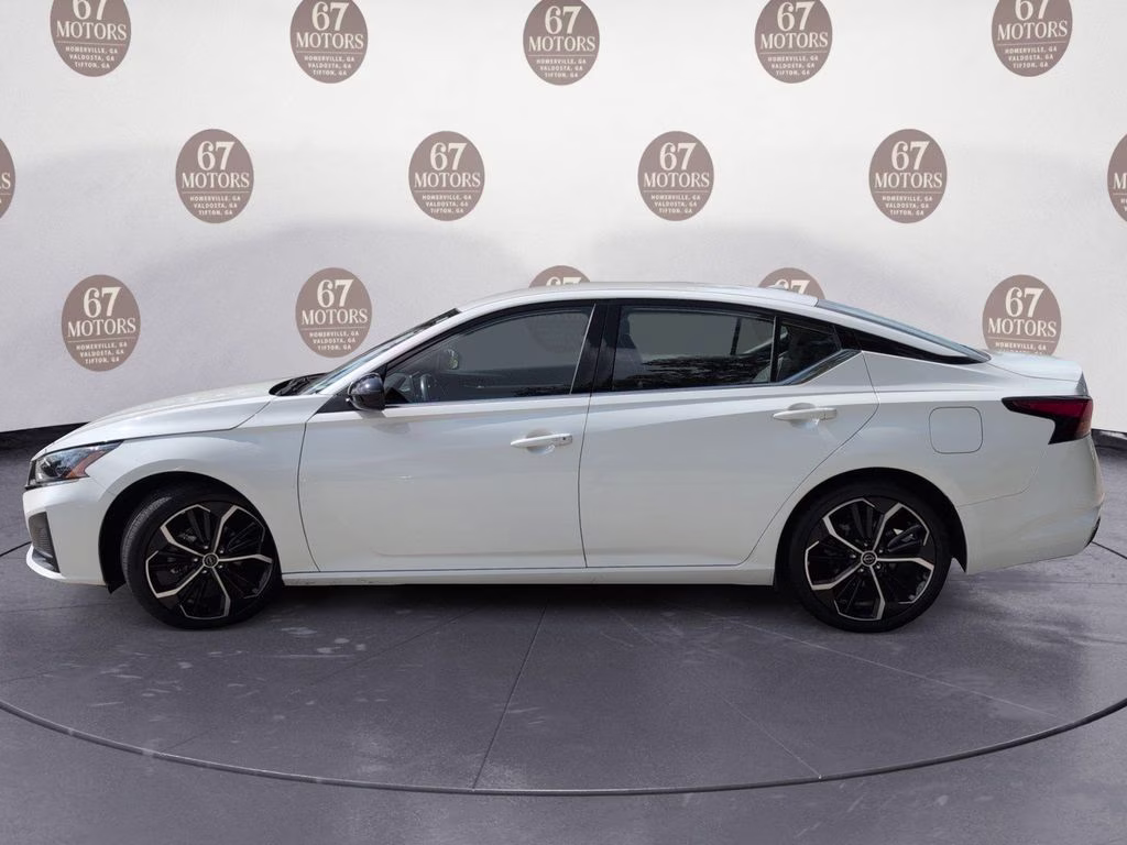 2024 Glacier White Nissan Altima 2.5 SR FWD Sedan