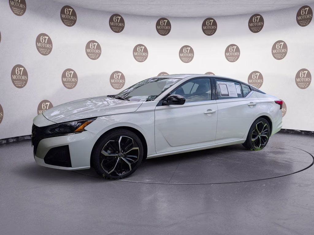 2024 Glacier White Nissan Altima 2.5 SR FWD Sedan