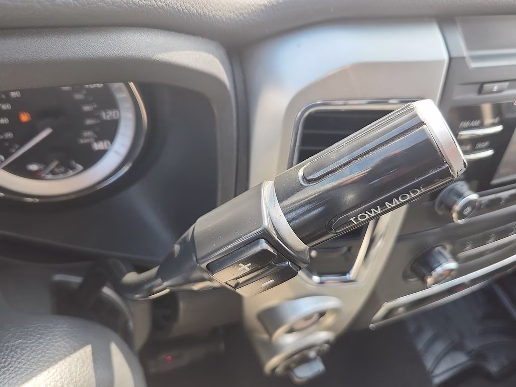 2017 Deep Blue Pearl Nissan Titan SV 4X4 Truck