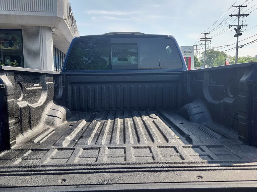 2017 Deep Blue Pearl Nissan Titan SV 4X4 Truck
