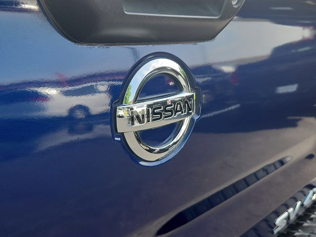 2017 Deep Blue Pearl Nissan Titan SV 4X4 Truck