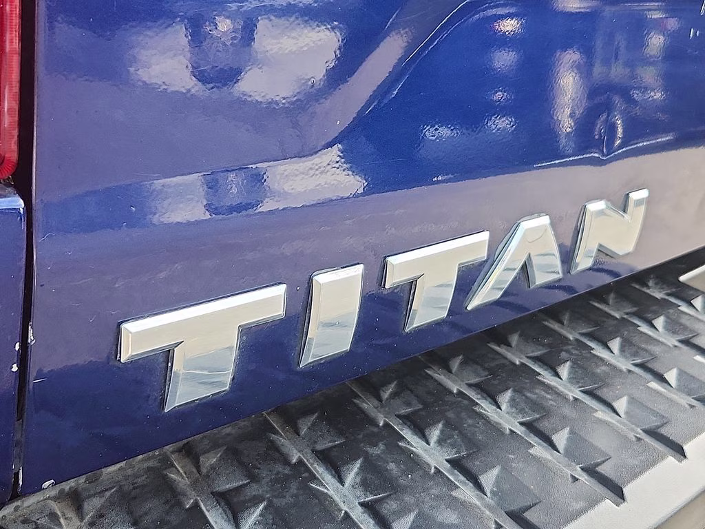 2017 Deep Blue Pearl Nissan Titan SV 4X4 Truck
