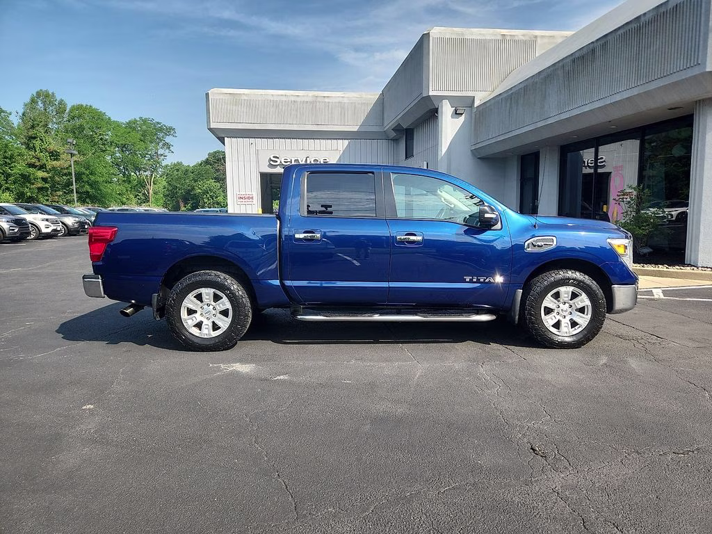 2017 Deep Blue Pearl Nissan Titan SV 4X4 Truck
