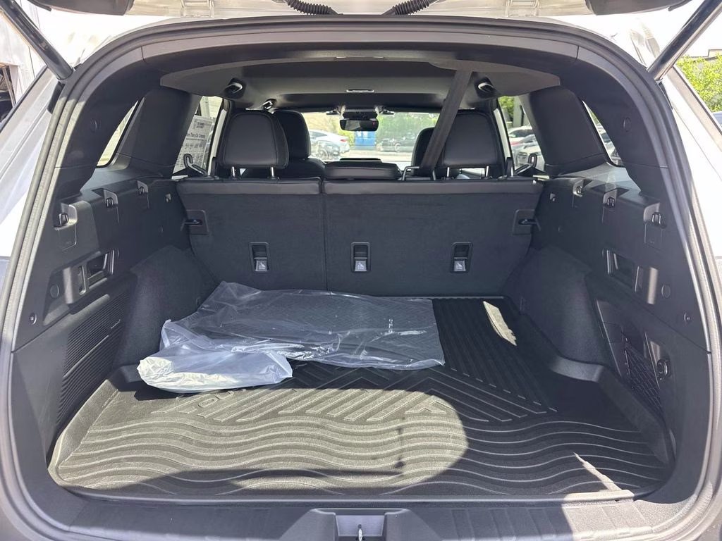 2026 Crystal White Pearl Subaru Outback Limited XT AWD SUV