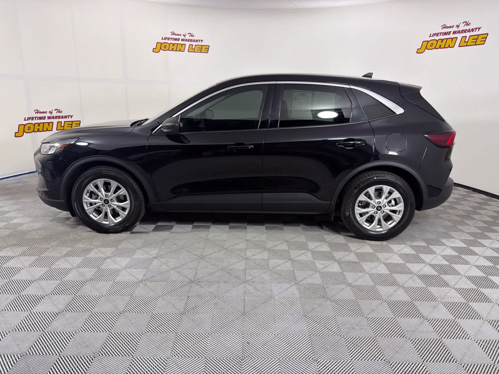 2024 Agate Black Metallic Ford Escape Active FWD SUV