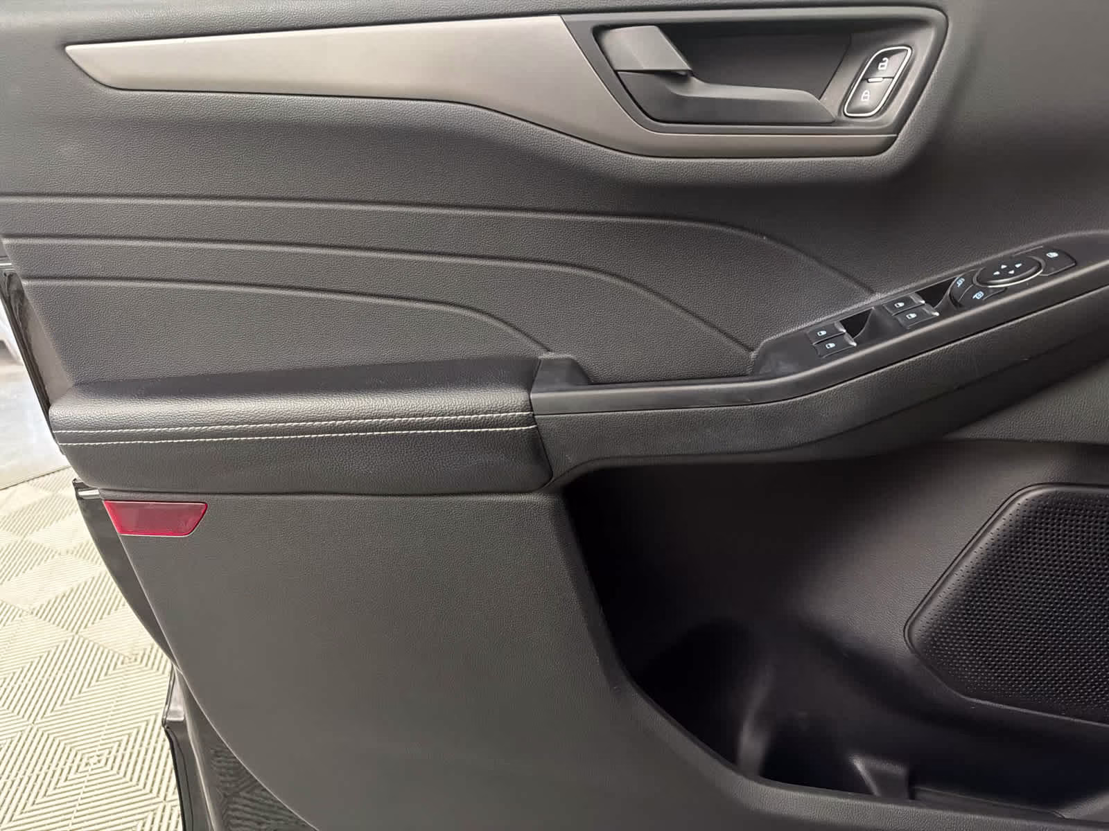 2024 Agate Black Metallic Ford Escape Active FWD SUV