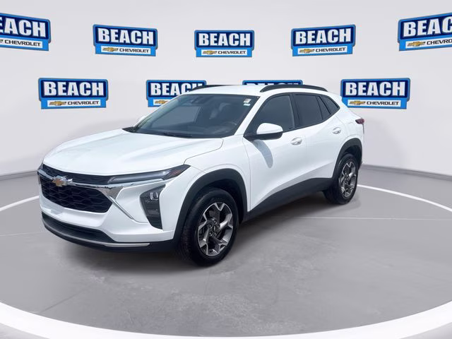 2025 Summit White Chevrolet Trax LT FWD SUV