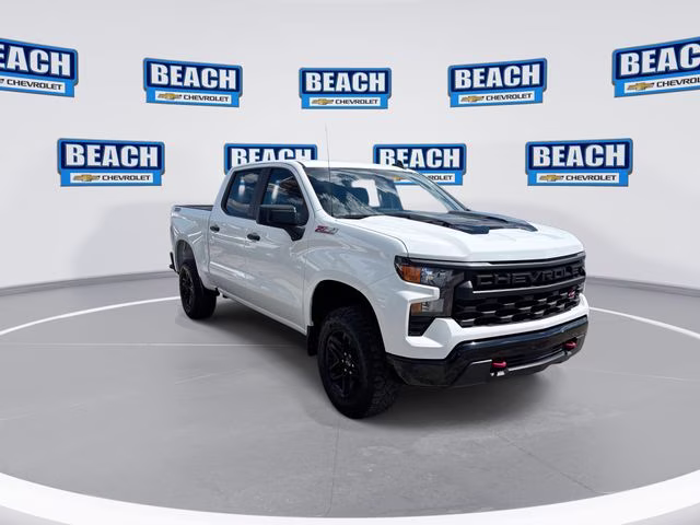 2023 Summit White Chevrolet Silverado 1500 Custom Trail Boss 4X4 Truck