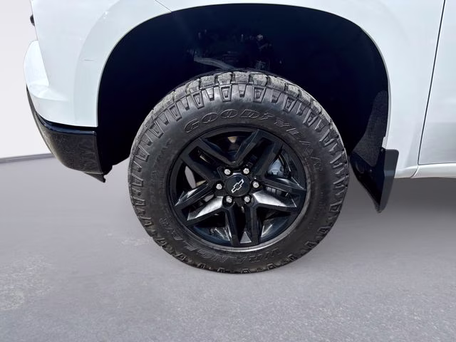 2023 Summit White Chevrolet Silverado 1500 Custom Trail Boss 4X4 Truck
