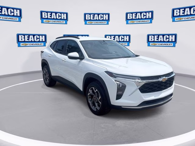 2025 Summit White Chevrolet Trax LT FWD SUV