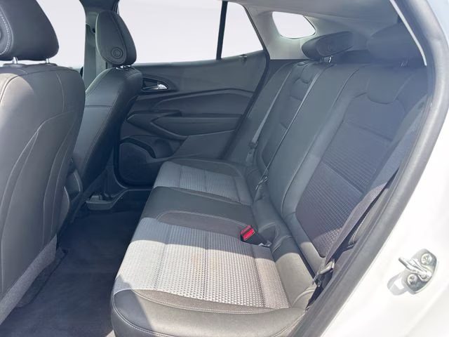 2025 Summit White Chevrolet Trax LT FWD SUV