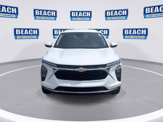 2025 Summit White Chevrolet Trax LT FWD SUV