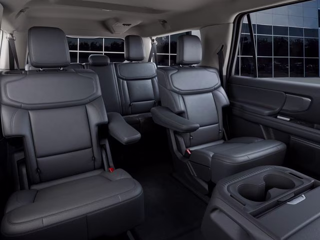 2027 Star White Metallic Tri-Coat Ford Expedition Max Active RWD SUV