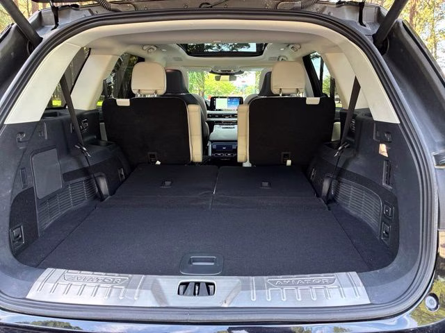 2025 Infinite Black Metallic Clearcoat Lincoln Aviator Reserve AWD SUV