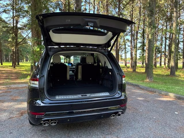 2025 Infinite Black Metallic Clearcoat Lincoln Aviator Reserve AWD SUV