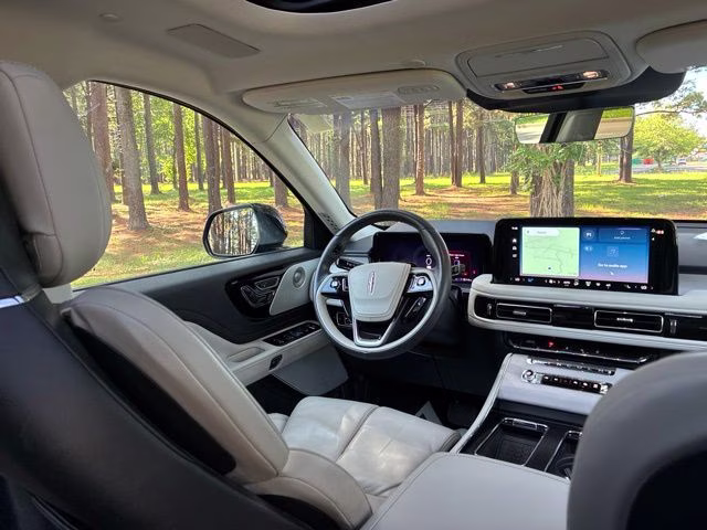 2025 Infinite Black Metallic Clearcoat Lincoln Aviator Reserve AWD SUV