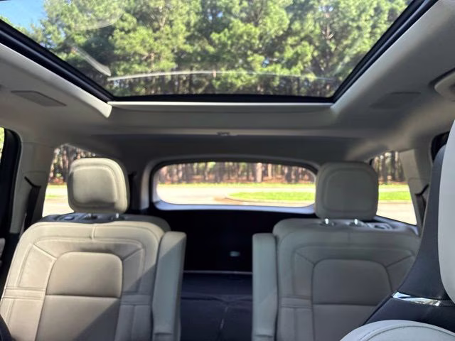 2025 Infinite Black Metallic Clearcoat Lincoln Aviator Reserve AWD SUV