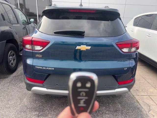 2021 Pacific Blue Metallic Chevrolet Trailblazer LT FWD SUV
