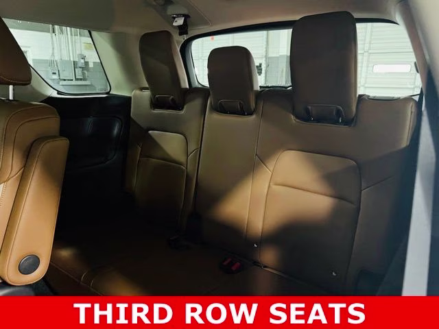 2026 Everest White Pearl/Black Nissan Pathfinder Platinum FWD SUV