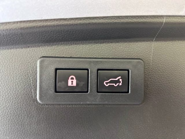 2023 Ice Silver Metallic Subaru Outback Premium AWD SUV