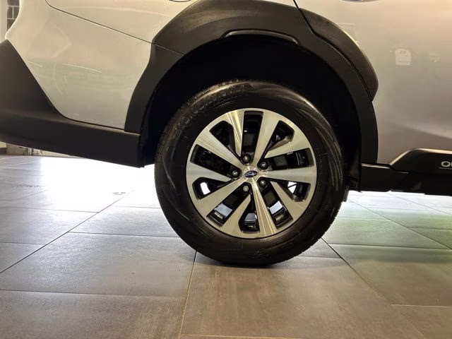 2023 Ice Silver Metallic Subaru Outback Premium AWD SUV