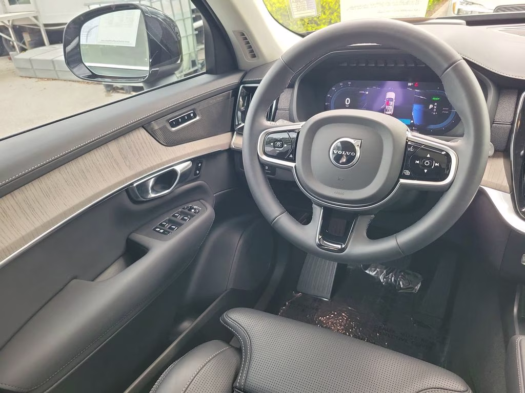 2025 Onyx Black Metallic Volvo XC90 Ultra AWD SUV
