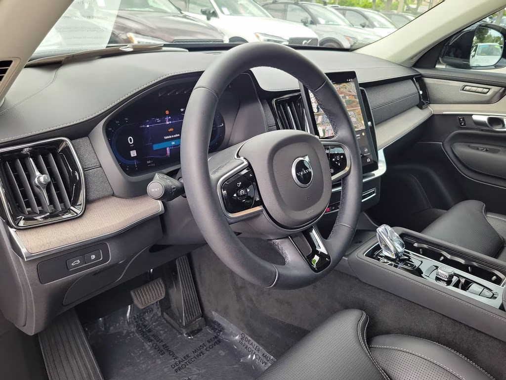 2025 Onyx Black Metallic Volvo XC90 Ultra AWD SUV